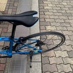 ジャイアントロードバイクと空気入れのセット