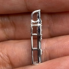 K18WG ダイヤモンドクロス ペンダントトップ 0.65ct 2.8g