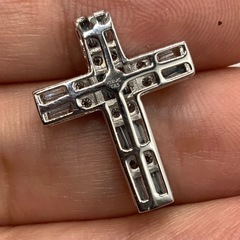 K18WG ダイヤモンドクロス ペンダントトップ 0.65ct 2.8g