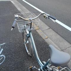 中古自転車２８１９　前後タイヤ新品！ブリヂストン　カルーサベルト　２６インチ　３段ギア　LEDオートライト　アルミフレーム　ベルトドライブ　ステンレス部品多用