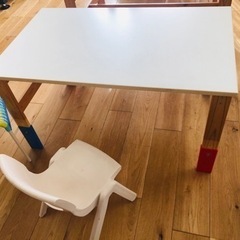 IKEAイケア　子供用　テーブル　学習机　幼児　