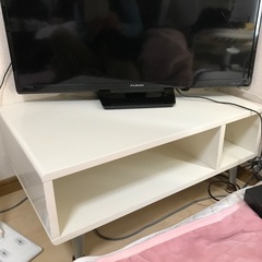 無料　14日までの引き取り希望　テレビ台　オフホワイト　足つき