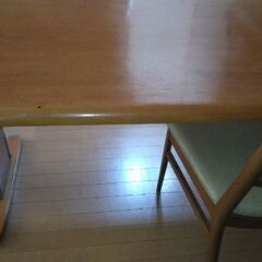 ダイニングテーブルと椅子1つセット