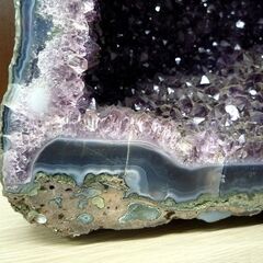 置物 観賞用 観賞石 アメジストドーム 高さ 約27cm 重量 約3.5Kg オブジェ 苫小牧西店 置物 観賞用 観賞石 アメジストドーム 高さ 約27cm 重量 約3.5Kg オブジェ