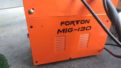 半自動溶接機　　１００ｖ　１万５千円　優れている