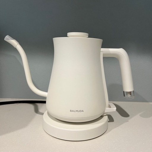 【新品未使用】バルミューダ 電気ケトル