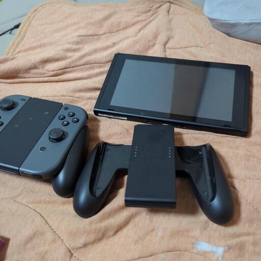 ニンテンドースイッチ本体です。