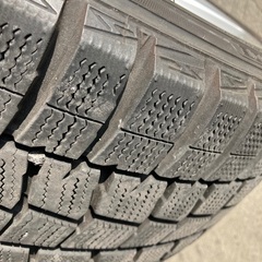 アウディ A4 ホイール付きスタッドレスタイヤ
