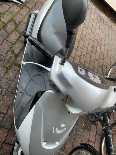 スズキ　zz原付50cc 現金手渡し　現在バグで返信出来ない為、対処してもう一度出品するのでそちらで問い合わせお願い致します
