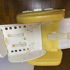 Combi 電動ハイローチェア