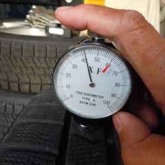 【商談中】中古スタットレスタイヤホイール　225ｘ45ｘ18　