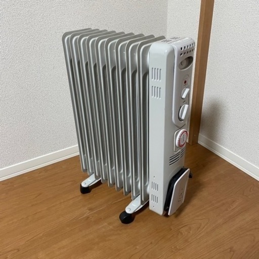 決まりました！　美品　オイルヒーター　キャスター付き