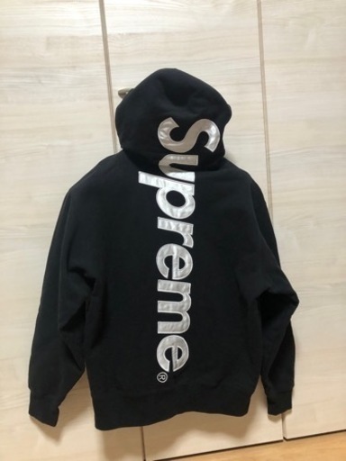 シュプリーム Supreme パーカー 売ります