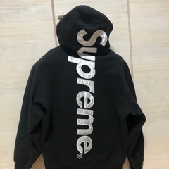 シュプリーム Supreme パーカー 売ります