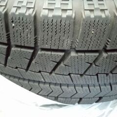 2019年製　スタッドレスタイヤ　ブリザックVRX　 215/65R16  4本