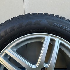 17インチスタッドレス4本　ブリヂストンブリザックDM-V2 SUVに