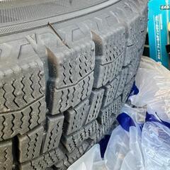 165/70/14スタッドレスタイヤ美品