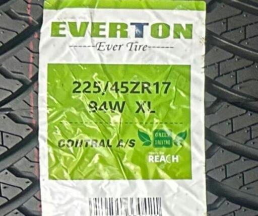 🌞225/45R17⛄工賃込み！新品未使用！ロードスター、IS、オーリス  