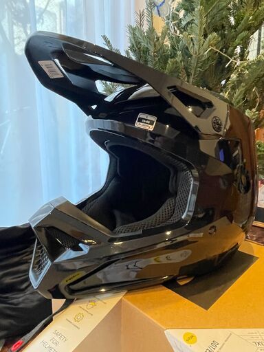 FOX V1 ヘルメット ソリッド ブラック NEW 新品！L サイズ