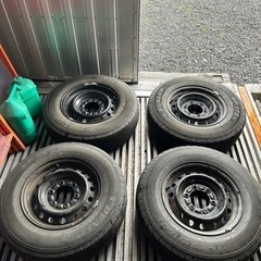 195/80/R15 タイヤホイールセット　ハイエースに装着