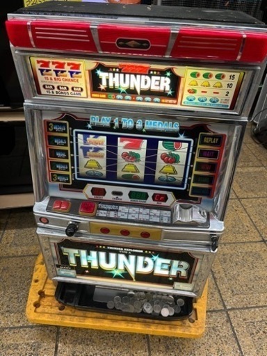 サンダー パチスロ実機 スロット実機 レトロ THUNDER ドアキー\u0026コイン50枚