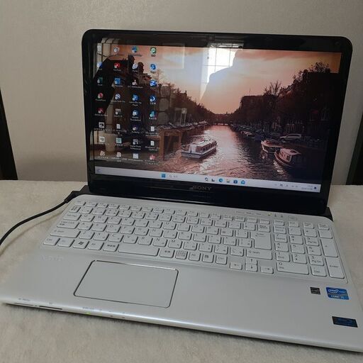 【取引中です】SONY　VAIO　１5インチ　i5　8GB　SSD（256）　カメラ　ブルーレイ　Wi-Fi　テンキー　office2021　Windows11　23H2　②