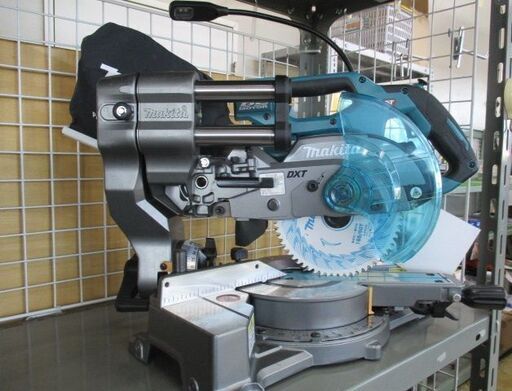 404 \t40Vmax 充電式スライドマルノコ makita マキタ LS001GZ 本体のみ 美品・展示品