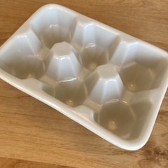 陶器製のエッグケース