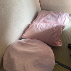 半年ほど使用　枕二つとクッション　20代女性使用