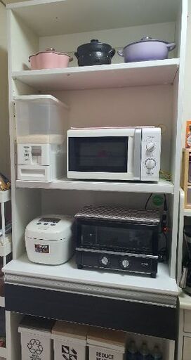 キッチン収納　食器棚　高級