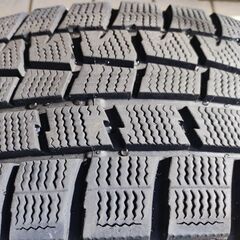 ダンロップ スタッドレス アルミホイール付き　195/65 R15 5穴 プリウス等に適合