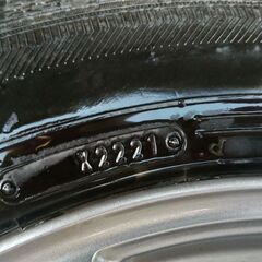 [ワゴン車、SUV等に]215/60R17　スタッドレスタイヤ　アルミホイール付き　4本