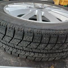 アルミホイル、スタッドレスタイヤ4本セット。