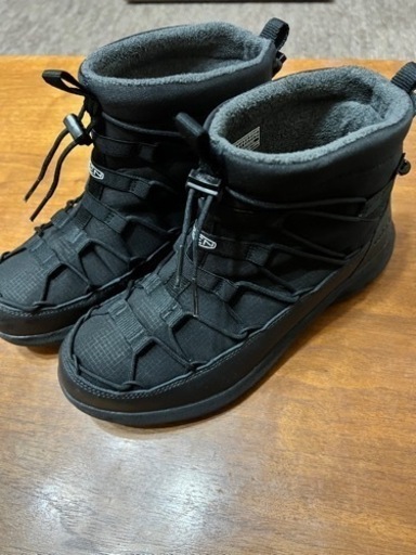 KEEN ユニークスニークチャッカツーウォータープルーフ防水ウィンターブーツ