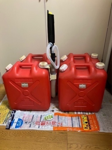 灯油用ポリタンク4点＆電動ポンプ（おまけ）