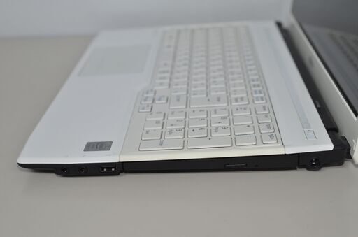 中古ノートパソコン 富士通 AH52/M Windows11+office 新品爆速SSD512GB core i7-4702MQ/メモリ8GB/カメラ/15.6インチ/ブルーレイ 中古ノートパソコン 富士通 AH52/M Windows11+office 新品爆速SSD512GB