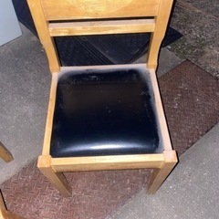 うどん屋さんで使われてた椅子