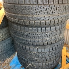 バリ山スタッドレス175/65-14ピレリ