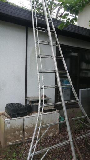 脚立　ハシゴ　梯子　はしご　巨大　農具