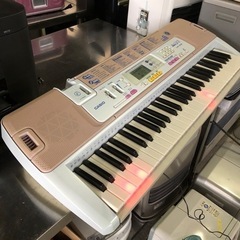 CASIO カシオ 光ナビゲーション電子ピアノ  LK-103