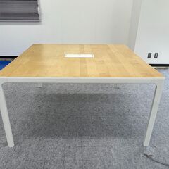 IKEA・BEKANT ベカント_ミーティングテーブル・140×140