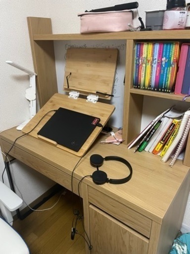 IKEA ミッケデスク (そよよ) 川崎のテーブル《学習机》の中古あげます