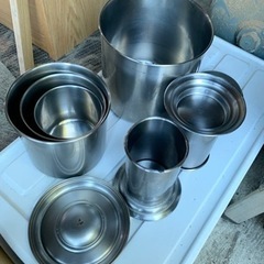 ラーメン屋廃業により出た寸胴やお玉、スープ入れ、湯切りザルなどのセット