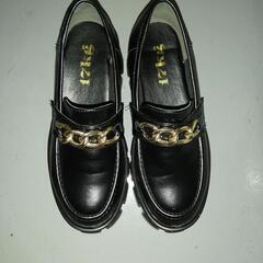 値下げ💴⤵️200円!!新品同様!!可愛いL L サイズの黒い靴