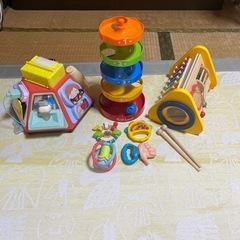 知育玩具　小さい子向けおもちゃ　