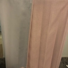 遮光カーテン　淡いピンク色　105 ✖️200 cm