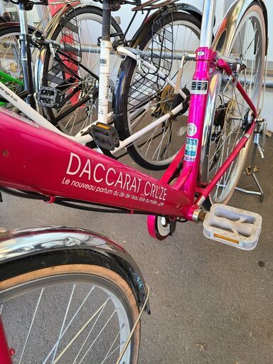★店頭にて試乗可★ J4098 サイモト自転車　DACCARAT CRUZE　ダカラットクルーズ　シティサイクル　ピンク　27インチ　６ギア オートライト  クリーニング、簡易メンテナンス済み【リユースのサカイ柏店】 中古自転車 　流山市 中古自転車 松戸市 中古自転車 我孫子市 中古自転車 船橋市 中古自転車 守谷市 中古自転車 取手市 中古自転車 ☆店頭にて試乗可☆ J4098 サイモト自転車 DACCARAT CRUZE ダカラット