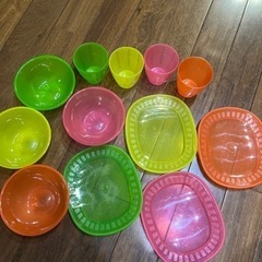 プラスチック皿、コップセット/キャンプ等に(無料)