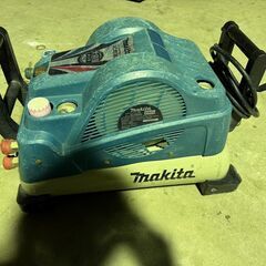 マキタ　エアーコンプレッサー　AC400XL