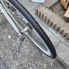 🎏🎏 クロスバイク 700x28c 7変速 白 配達可能